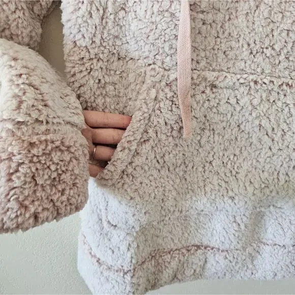 NWT Amari Fluffy Hoodie - Picture 4 of 6